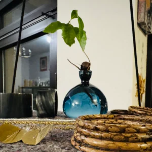 Eichel Vase in Blau.