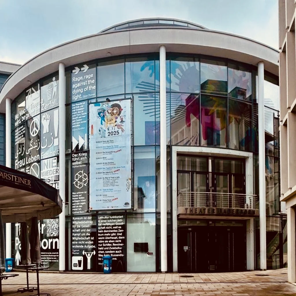 Zusammen entsteht NEUES aus Altem - aus ausgedienten Bannern aus dem Paderborner Stadtbild entstehen praktische Alltagshelfer mit Mehrwert